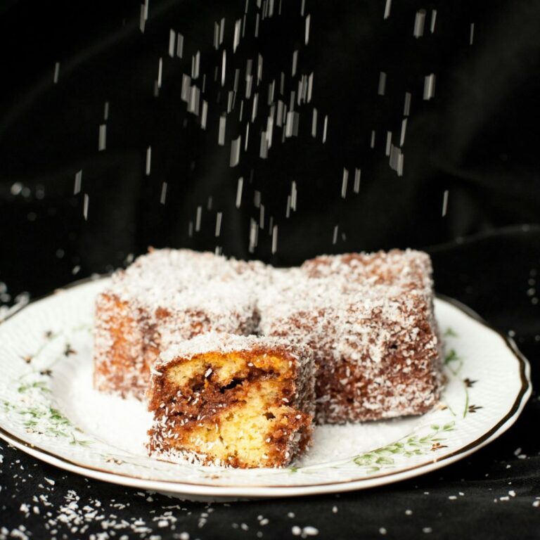 Kokoscake gezoet met vijgen of dadels